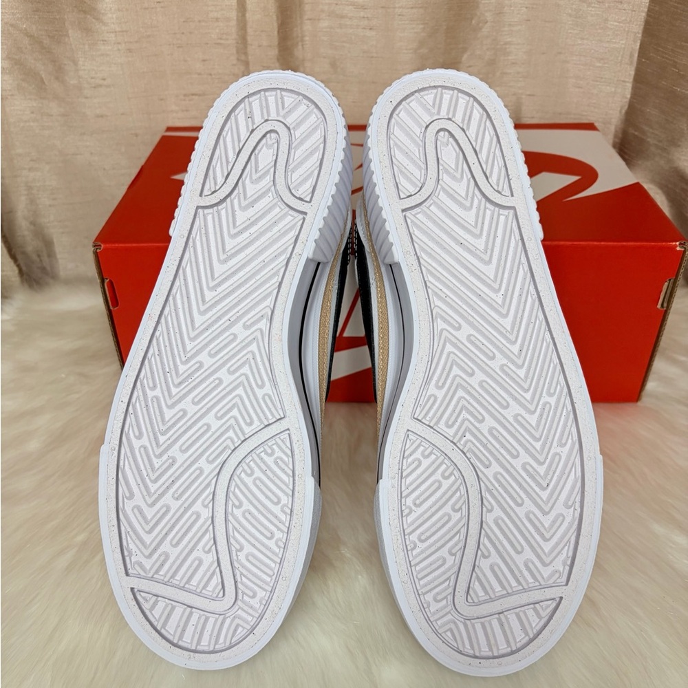 Nike Womens Nike Court Legacy Lift White Black Shoes - Picture 8 of 9